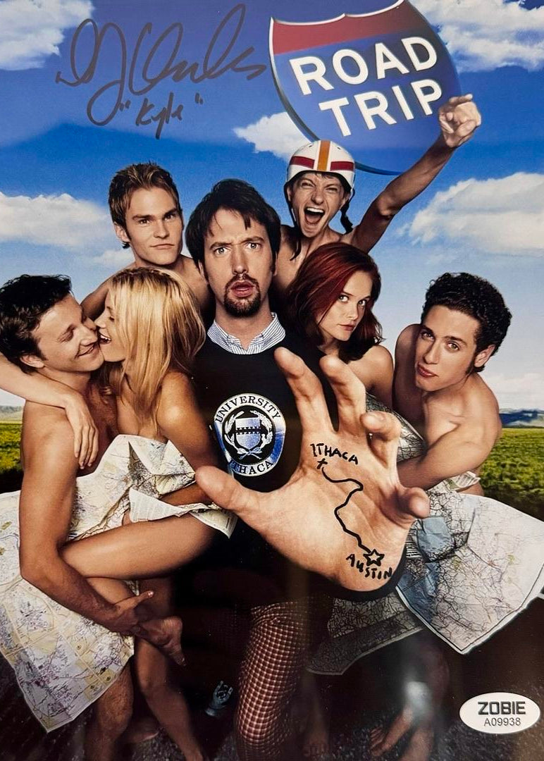 DJ Qualls Signed 8x10 Photo (Road Trip) - Zobie COA